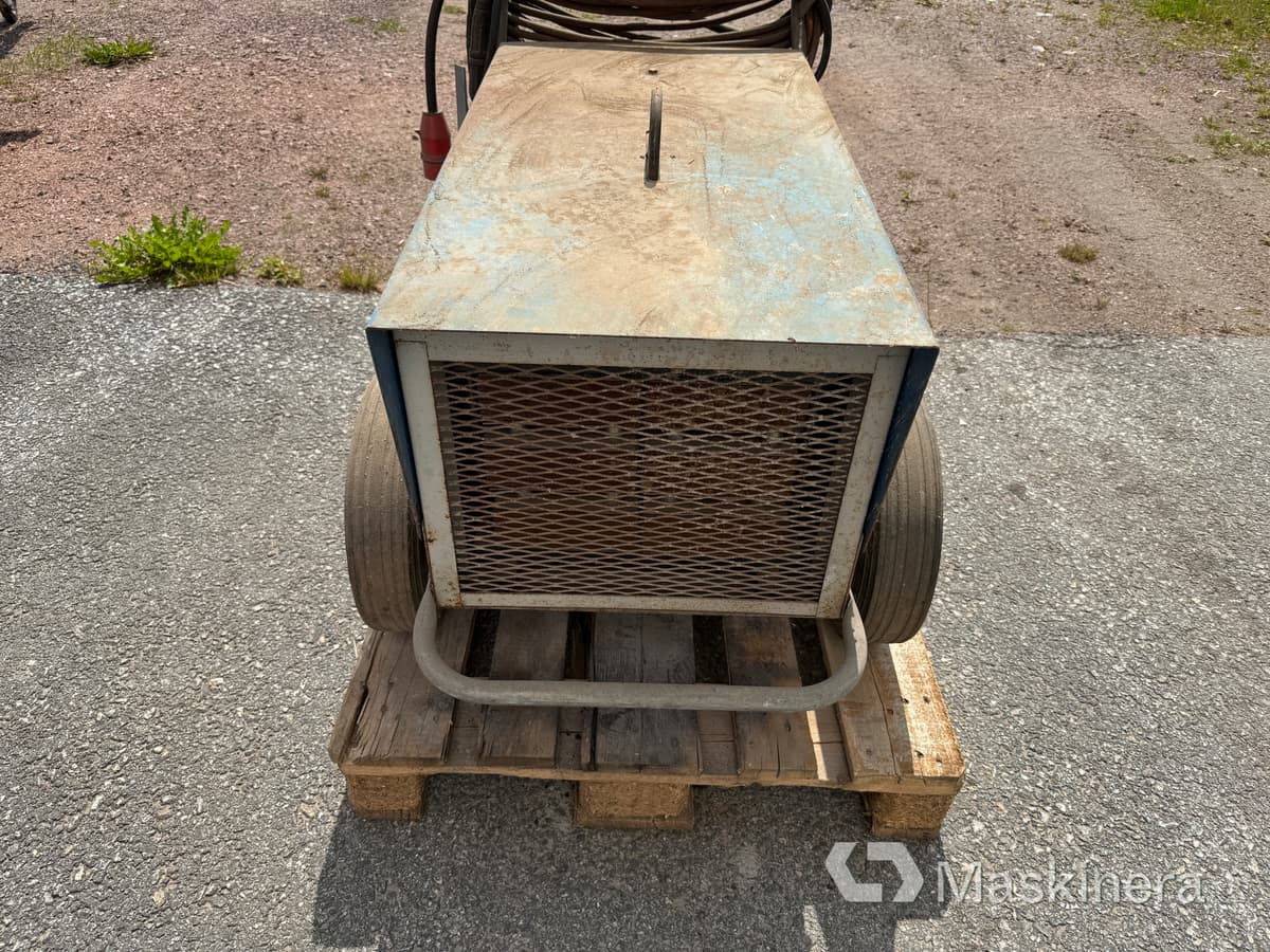 Svets Luna LDU 300 (rep.objekt) - Oprema za varenje: slika 2 Svets Luna LDU 300 (rep.objekt) - Oprema za varenje: slika 2