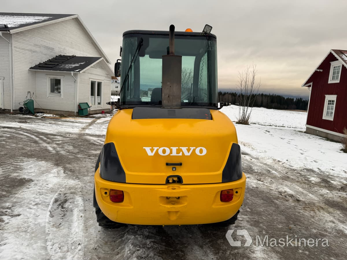 Volvo L25BV-P Hjullastare Volvo L25B med tillbehör - Utovarivač točkaš: slika 4 Volvo L25BV-P Hjullastare Volvo L25B med tillbehör - Utovarivač točkaš: slika 4