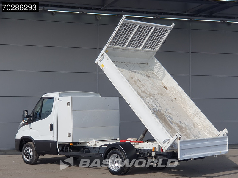 Iveco Daily 35C16 3.0L Open Laadbak met Kist Dubbellucht 3,5t Trekhaak Airco Cruise Euro6 Pritsche Pickup Open Box 2m3 Airco Trekhaak Cruise - Dostavno vozilo s ravnom platformom: slika 2 Iveco Daily 35C16 3.0L Open Laadbak met Kist Dubbellucht 3,5t Trekhaak Airco Cruise Euro6 Pritsche Pickup Open Box 2m3 Airco Trekhaak Cruise - Dostavno vozilo s ravnom platformom: slika 2