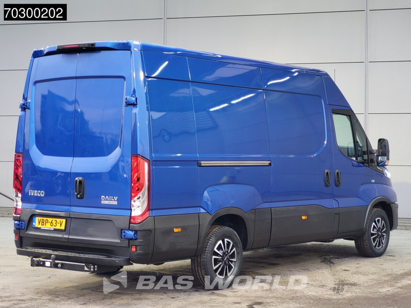 Iveco Daily 35S16 Automaat L2H2 3,5t Trekhaak ACC LED Airco Cruise Camera Parkeersensoren LM-Velgen Euro6 L2 Airco Trekhaak - Furgon: slika 5 Iveco Daily 35S16 Automaat L2H2 3,5t Trekhaak ACC LED Airco Cruise Camera Parkeersensoren LM-Velgen Euro6 L2 Airco Trekhaak - Furgon: slika 5