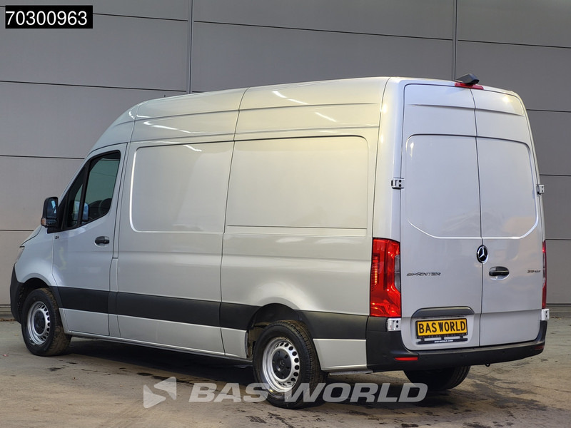 Mercedes-Benz Sprinter 315 CDI Automaat L2H2 150PK Airco Camera Parkeersensoren MBUX CarPlay Euro6 L2 12m3 Airco - Mali kombi: slika 2 Mercedes-Benz Sprinter 315 CDI Automaat L2H2 150PK Airco Camera Parkeersensoren MBUX CarPlay Euro6 L2 12m3 Airco - Mali kombi: slika 2