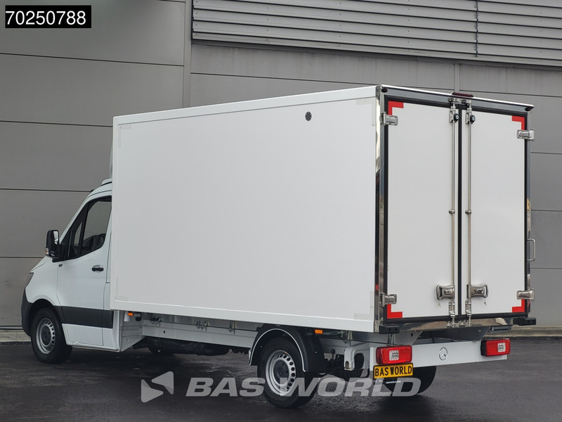Mercedes-Benz Sprinter 317 CDI Koelwagen Thermo King V-300max 230V stekker Bakwagen Koel Kühlwagen 16m3 Airco Cruise control - Dostavno vozilo hladnjača: slika 3 Mercedes-Benz Sprinter 317 CDI Koelwagen Thermo King V-300max 230V stekker Bakwagen Koel Kühlwagen 16m3 Airco Cruise control - Dostavno vozilo hladnjača: slika 3