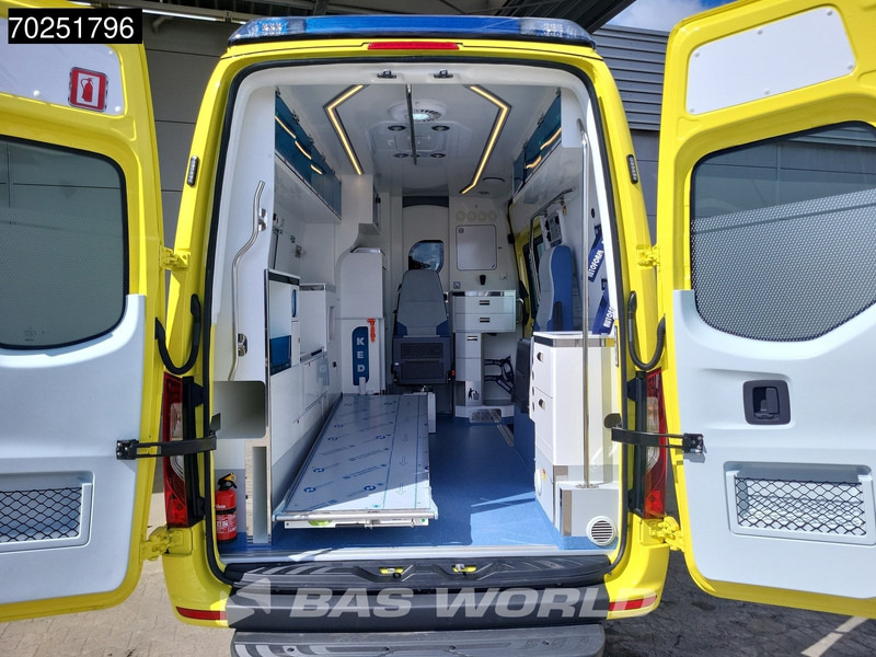 Mercedes-Benz Sprinter 319 CDI Automaat L2H2 New! Ambulance Ziekenwagen Rettungswagen Krankenwagen 10m3 Airco Cruise control - Vozilo hitne pomoći: slika 3 Mercedes-Benz Sprinter 319 CDI Automaat L2H2 New! Ambulance Ziekenwagen Rettungswagen Krankenwagen 10m3 Airco Cruise control - Vozilo hitne pomoći: slika 3