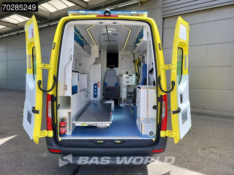 Mercedes-Benz Sprinter 319 CDI Automaat Nieuw! Complete Ambulance Ziekenwagen Rettungswagen Krankenwagen 11m3 Airco Cruise control - Vozilo hitne pomoći: slika 3 Mercedes-Benz Sprinter 319 CDI Automaat Nieuw! Complete Ambulance Ziekenwagen Rettungswagen Krankenwagen 11m3 Airco Cruise control - Vozilo hitne pomoći: slika 3