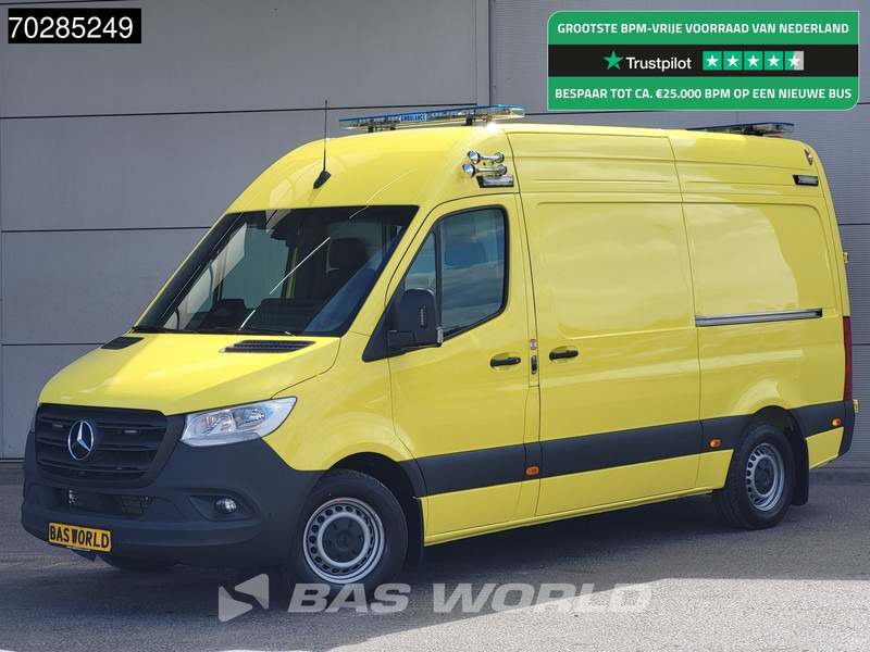 Mercedes-Benz Sprinter 319 CDI Automaat Nieuw! Complete Ambulance Ziekenwagen Rettungswagen Krankenwagen 11m3 Airco Cruise control - Vozilo hitne pomoći: slika 1 Mercedes-Benz Sprinter 319 CDI Automaat Nieuw! Complete Ambulance Ziekenwagen Rettungswagen Krankenwagen 11m3 Airco Cruise control - Vozilo hitne pomoći: slika 1