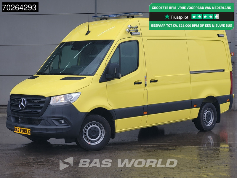 Mercedes-Benz Sprinter 319 CDI Automaat Nieuw! Complete Ambulance Ziekenwagen Rettungswagen Krankenwagen Airco - Vozilo hitne pomoći: slika 1 Mercedes-Benz Sprinter 319 CDI Automaat Nieuw! Complete Ambulance Ziekenwagen Rettungswagen Krankenwagen Airco - Vozilo hitne pomoći: slika 1