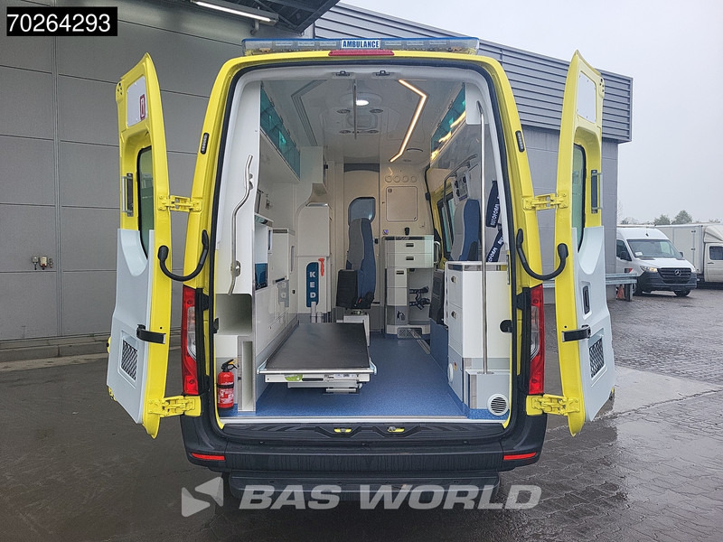 Mercedes-Benz Sprinter 319 CDI Automaat Nieuw! Complete Ambulance Ziekenwagen Rettungswagen Krankenwagen Airco - Vozilo hitne pomoći: slika 3 Mercedes-Benz Sprinter 319 CDI Automaat Nieuw! Complete Ambulance Ziekenwagen Rettungswagen Krankenwagen Airco - Vozilo hitne pomoći: slika 3