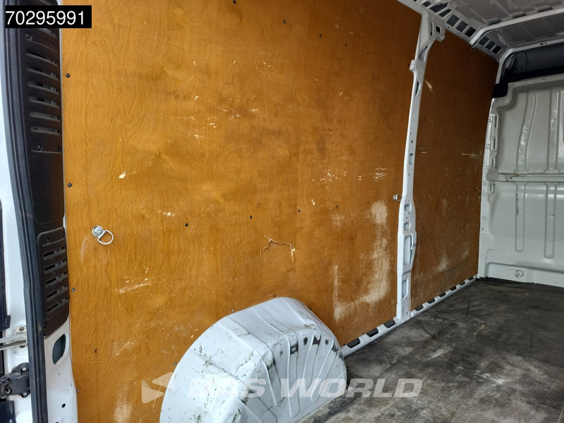 Peugeot Boxer 140pk L3H2 Navi Camera Trekhaak Airco Cruise L3 Maxi Airco Trekhaak Cruise control - Furgon: slika 5 Peugeot Boxer 140pk L3H2 Navi Camera Trekhaak Airco Cruise L3 Maxi Airco Trekhaak Cruise control - Furgon: slika 5