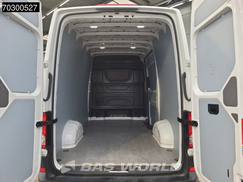 Volkswagen Crafter 102pk L3H3 Trekhaak Navi Airco Parkeersensorenv+ Euro6 L2H2 Airco Trekhaak - Furgon: slika 3 Volkswagen Crafter 102pk L3H3 Trekhaak Navi Airco Parkeersensorenv+ Euro6 L2H2 Airco Trekhaak - Furgon: slika 3