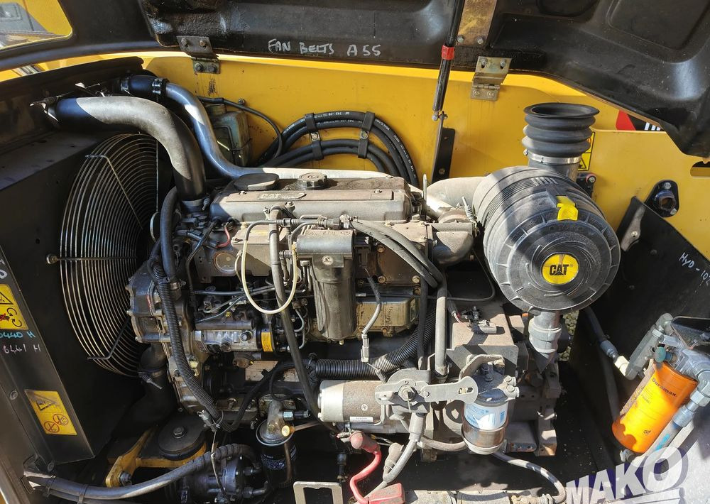 Teleskopski upravljač Caterpillar TH407: slika 11