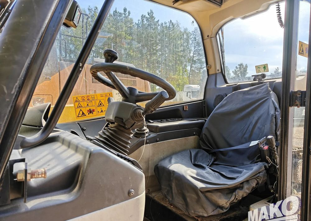 Teleskopski upravljač Caterpillar TH407: slika 8