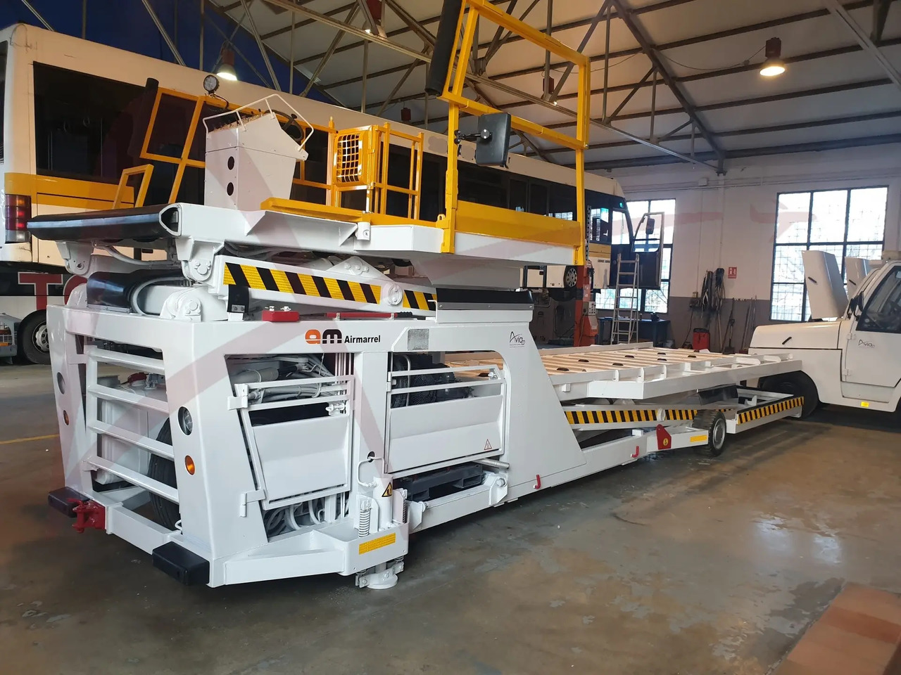 AIR MARREL LAM 3500 DP/R8 - Utovarivač kontejnera/ Paleta: slika 1 AIR MARREL LAM 3500 DP/R8 - Utovarivač kontejnera/ Paleta: slika 1