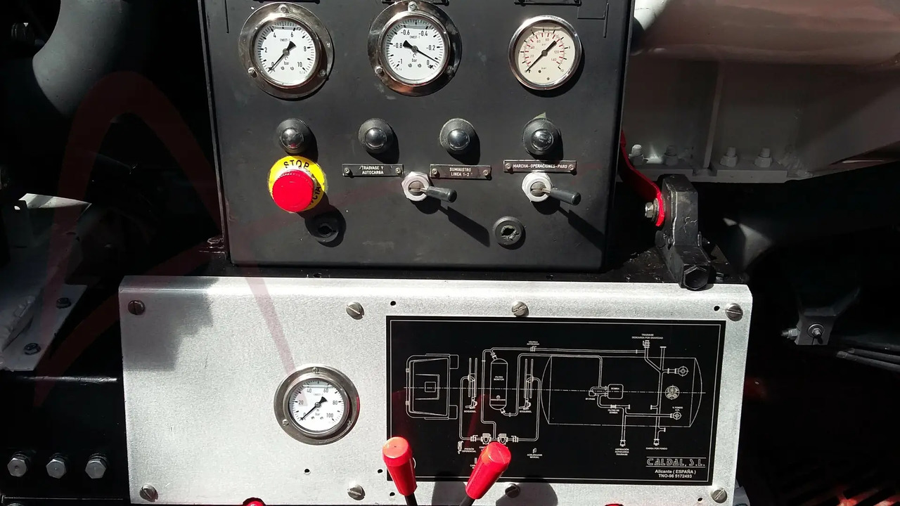 AVGAS B-100 - Kamion cisterna: slika 5 AVGAS B-100 - Kamion cisterna: slika 5