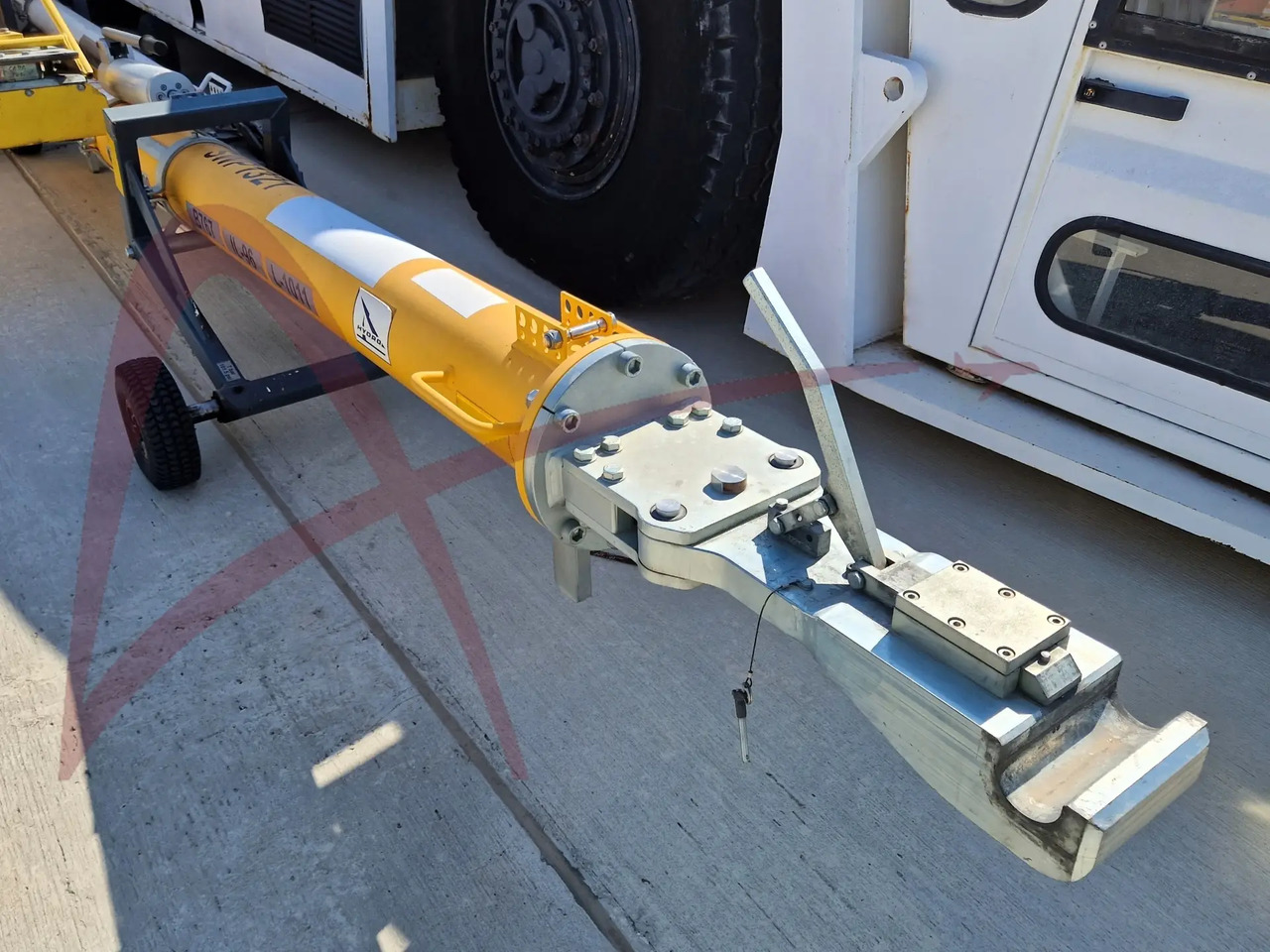 Novu Aerodromska oprema HYDRO TOWUNIV-4S: slika 1