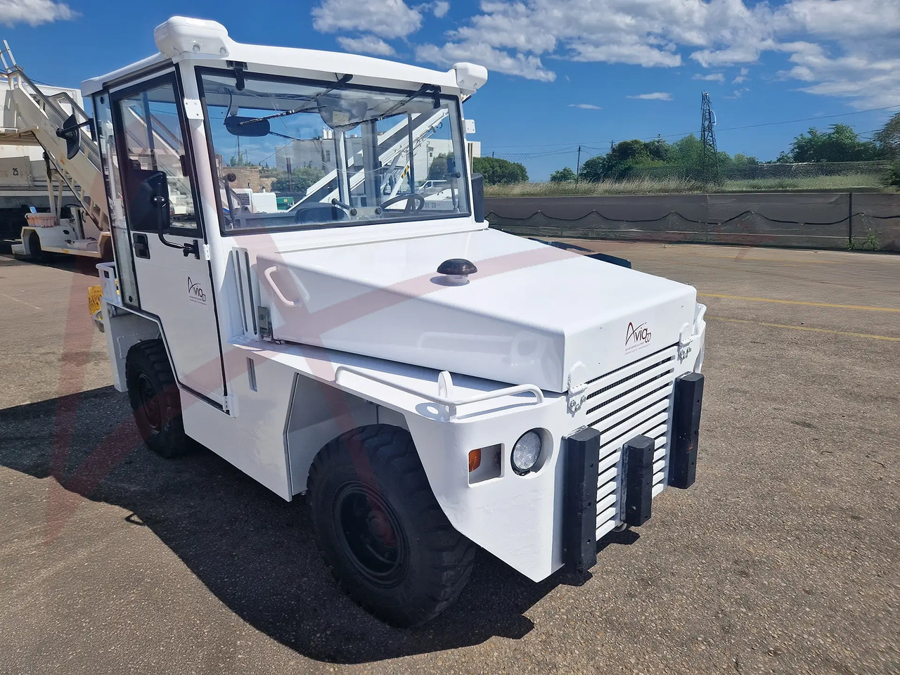 EINSA TA-5 - Traktor za prtljag: slika 1 EINSA TA-5 - Traktor za prtljag: slika 1