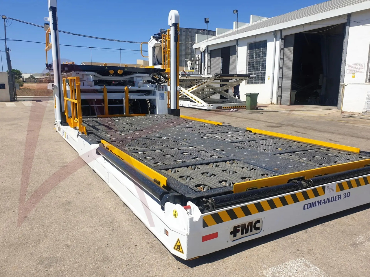 FMC COMMANDER 30 - Utovarivač kontejnera/ Paleta: slika 2 FMC COMMANDER 30 - Utovarivač kontejnera/ Paleta: slika 2