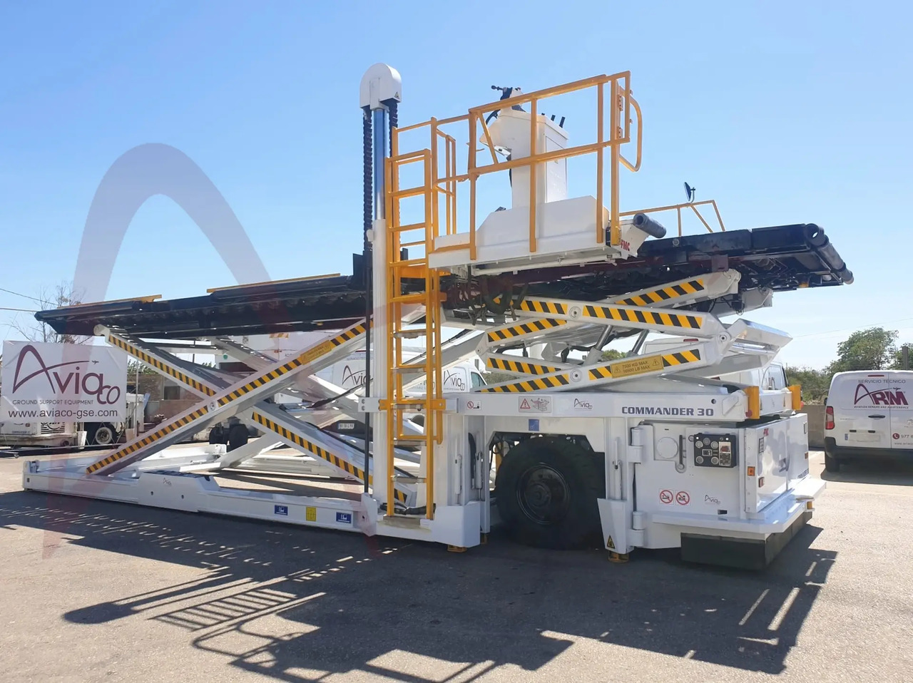 FMC COMMANDER 30 - Utovarivač kontejnera/ Paleta: slika 3 FMC COMMANDER 30 - Utovarivač kontejnera/ Paleta: slika 3