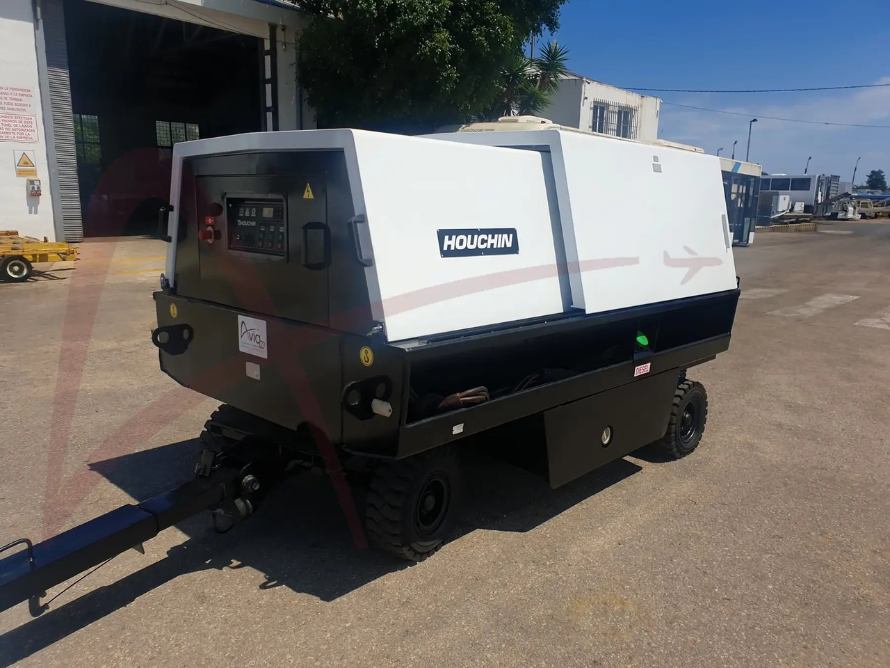 HOUCHIN 690-140 28 - Zemaljski agregat GPU: slika 1 HOUCHIN 690-140 28 - Zemaljski agregat GPU: slika 1