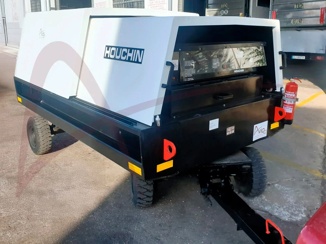HOUCHIN D690-100SV - Zemaljski agregat GPU: slika 2 HOUCHIN D690-100SV - Zemaljski agregat GPU: slika 2