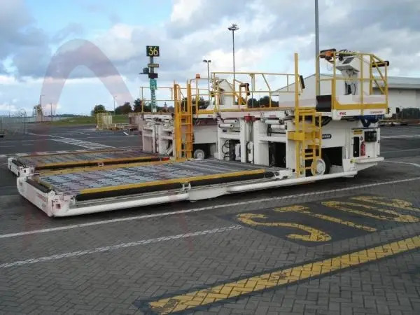 JBT AEROTECH COMMANDER 15iW - Utovarivač kontejnera/ Paleta: slika 3 JBT AEROTECH COMMANDER 15iW - Utovarivač kontejnera/ Paleta: slika 3