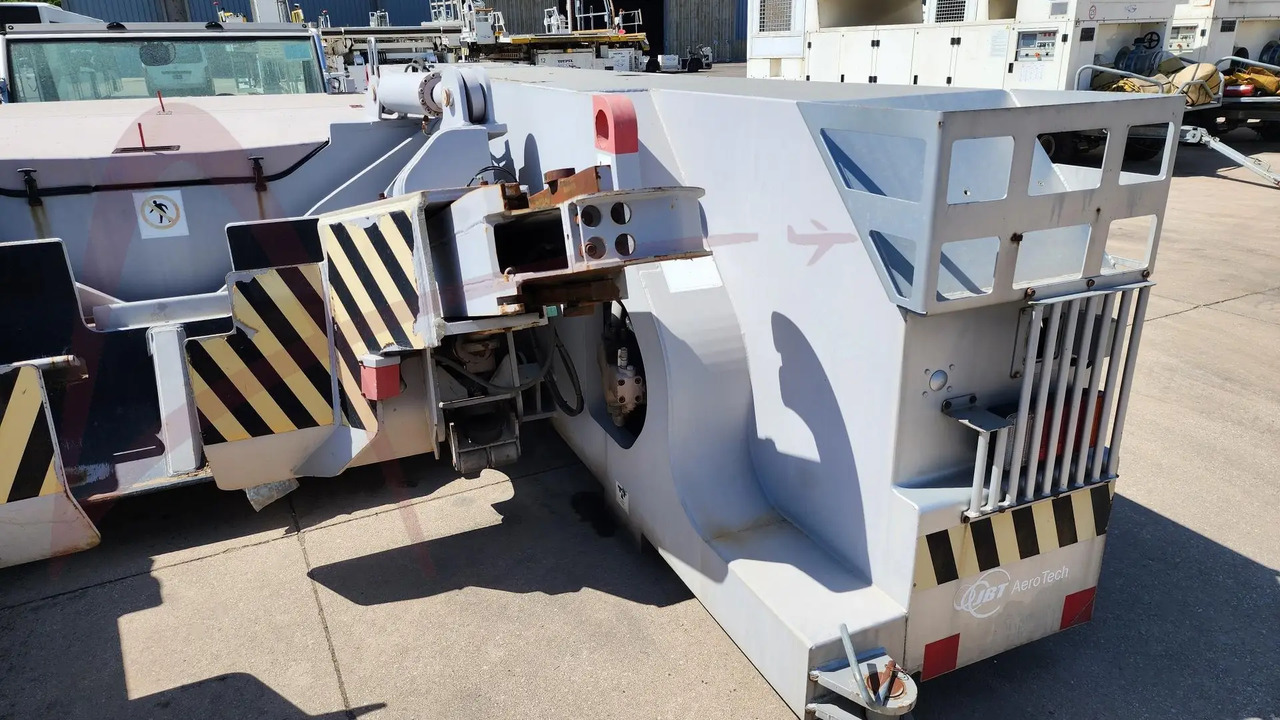 JBT AEROTECH EXPEDITER 400 - Aerodromski traktor: slika 4 JBT AEROTECH EXPEDITER 400 - Aerodromski traktor: slika 4