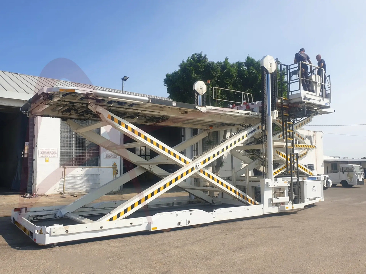 TREPEL CHAMP 140 - Utovarivač kontejnera/ Paleta: slika 1 TREPEL CHAMP 140 - Utovarivač kontejnera/ Paleta: slika 1