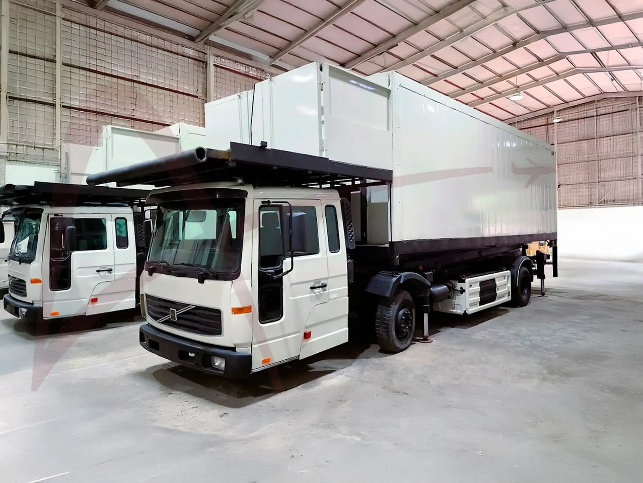 VOLVO AEROLIFT-B-VO/FL616H - Kamion za ketering: slika 3 VOLVO AEROLIFT-B-VO/FL616H - Kamion za ketering: slika 3