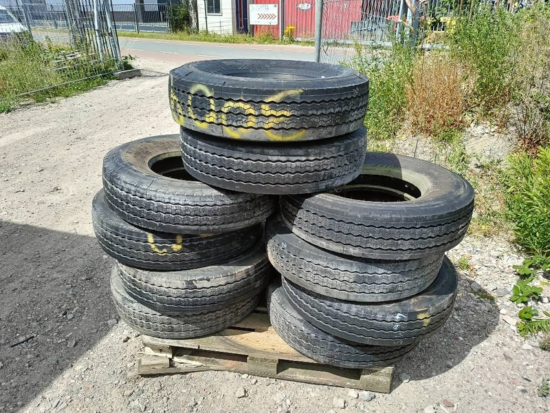 Banden landbouwbanden michelin dunlop 9.5R17.5 + 2 - Gume i felne za Građevinska mašina: slika 2 Banden landbouwbanden michelin dunlop 9.5R17.5 + 2 - Gume i felne za Građevinska mašina: slika 2