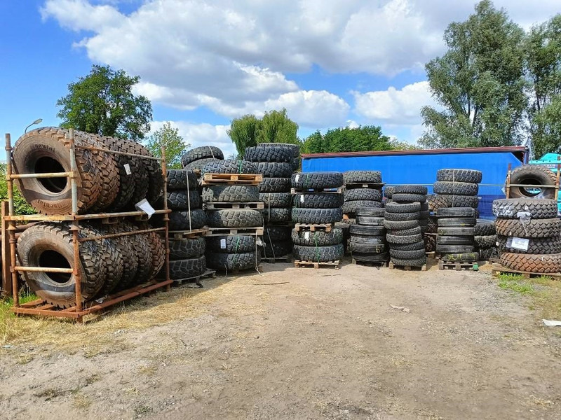 Banden landbouwbanden michelin dunlop 9.5R17.5 + 2 - Gume i felne za Građevinska mašina: slika 1 Banden landbouwbanden michelin dunlop 9.5R17.5 + 2 - Gume i felne za Građevinska mašina: slika 1