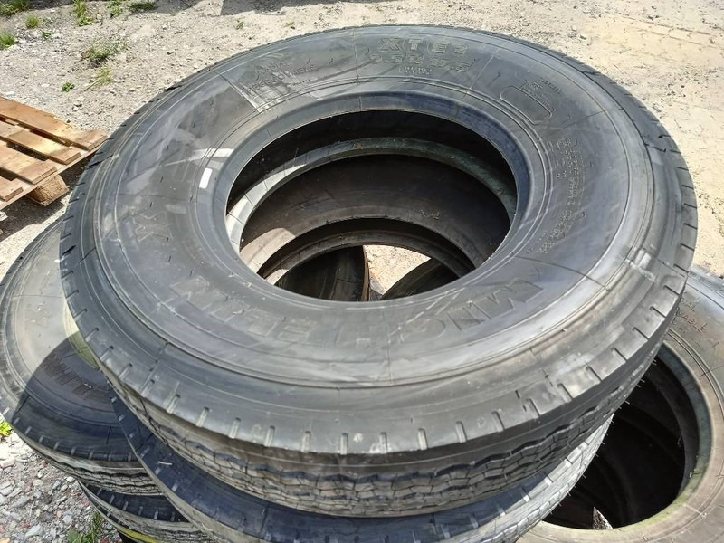 Banden landbouwbanden michelin dunlop 9.5R17.5 + 2 - Gume i felne za Građevinska mašina: slika 3 Banden landbouwbanden michelin dunlop 9.5R17.5 + 2 - Gume i felne za Građevinska mašina: slika 3