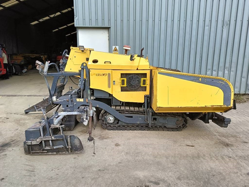 Asfaltni finišer Bomag BF 223 C asfalteermachine asphalt paver dynamo: slika 13 Asfaltni finišer Bomag BF 223 C asfalteermachine asphalt paver dynamo: slika 13