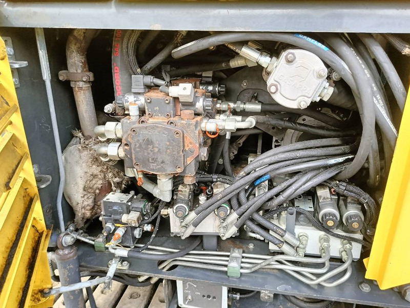 Asfaltni finišer Bomag BF 223 C asfalteermachine asphalt paver dynamo: slika 19 Asfaltni finišer Bomag BF 223 C asfalteermachine asphalt paver dynamo: slika 19