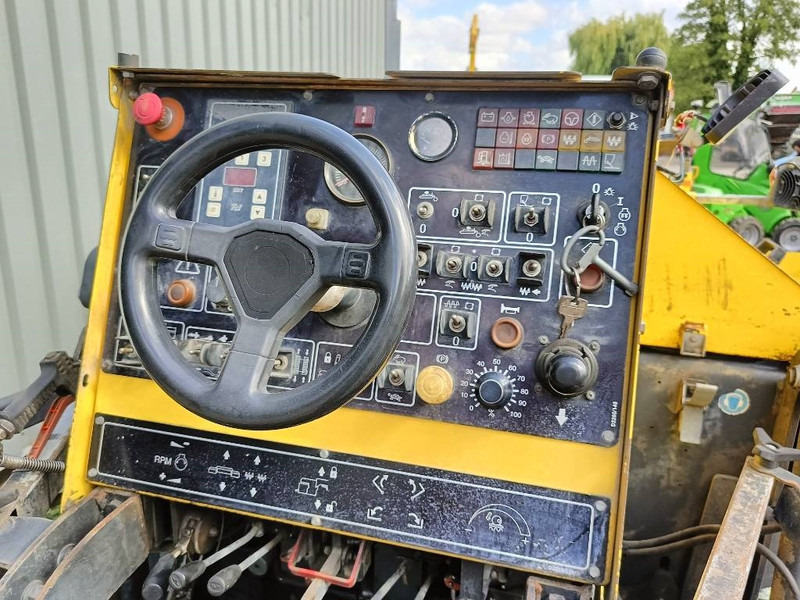 Asfaltni finišer Bomag BF 223 C asfalteermachine asphalt paver dynamo: slika 17 Asfaltni finišer Bomag BF 223 C asfalteermachine asphalt paver dynamo: slika 17