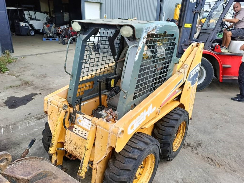 Gehl 3935 3840 schranklader loader skid steer bobcat - Mini utovarivač: slika 4 Gehl 3935 3840 schranklader loader skid steer bobcat - Mini utovarivač: slika 4