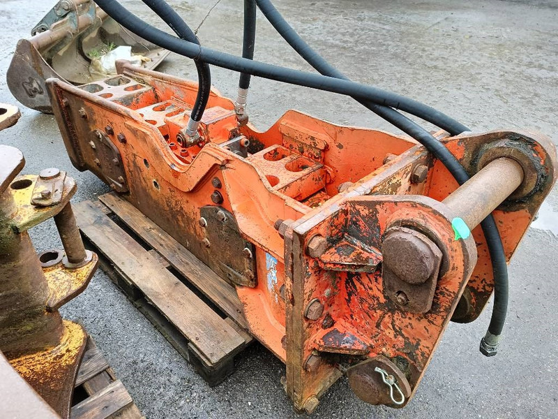 NPK E 210 GH9 hamer hammer hydraulic 18-25 ton 2000 - Hidraulični čekić za Građevinska mašina: slika 5 NPK E 210 GH9 hamer hammer hydraulic 18-25 ton 2000 - Hidraulični čekić za Građevinska mašina: slika 5