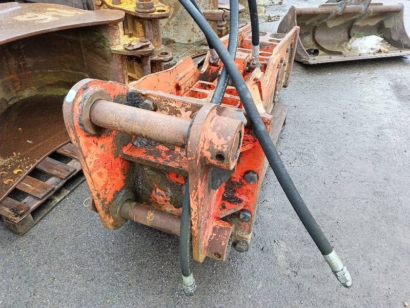 NPK E 210 GH9 hamer hammer hydraulic 18-25 ton 2000 - Hidraulični čekić za Građevinska mašina: slika 3 NPK E 210 GH9 hamer hammer hydraulic 18-25 ton 2000 - Hidraulični čekić za Građevinska mašina: slika 3