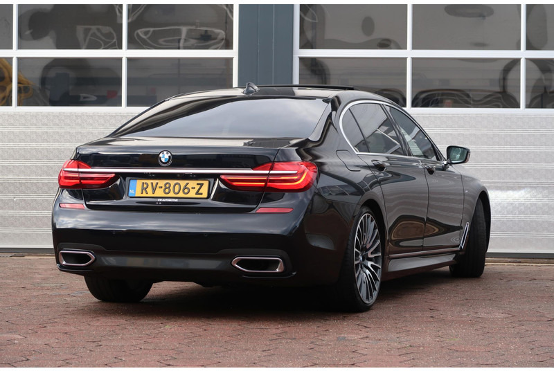 BMW 7 Serie 740Ld xDrive High Executive M-PAKKET/ MASSAGE/ PANO/ DEALER OND/ VOL! - Limuzina: slika 4 BMW 7 Serie 740Ld xDrive High Executive M-PAKKET/ MASSAGE/ PANO/ DEALER OND/ VOL! - Limuzina: slika 4