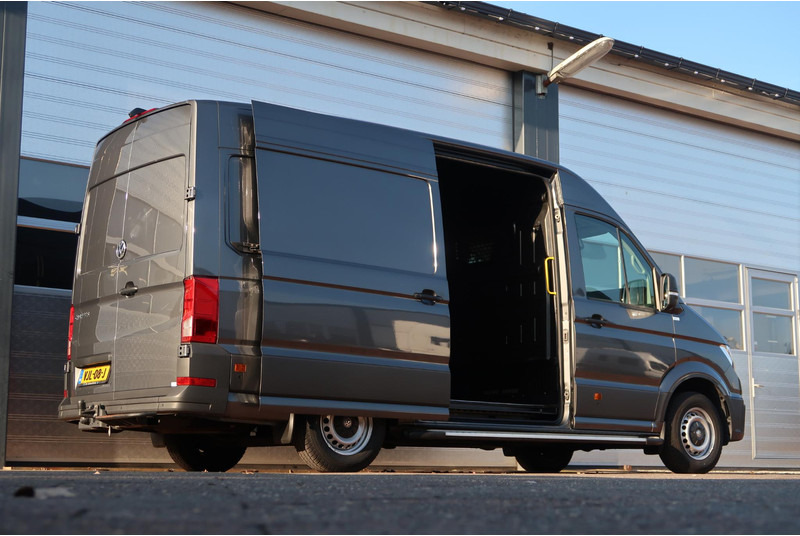 Volkswagen Crafter 35 2.0 TDI L3H3 AUT/ CAMERA/ LED/ ACC/ AIRCO/ NAVI/ TREKHAAK - Furgon: slika 4 Volkswagen Crafter 35 2.0 TDI L3H3 AUT/ CAMERA/ LED/ ACC/ AIRCO/ NAVI/ TREKHAAK - Furgon: slika 4