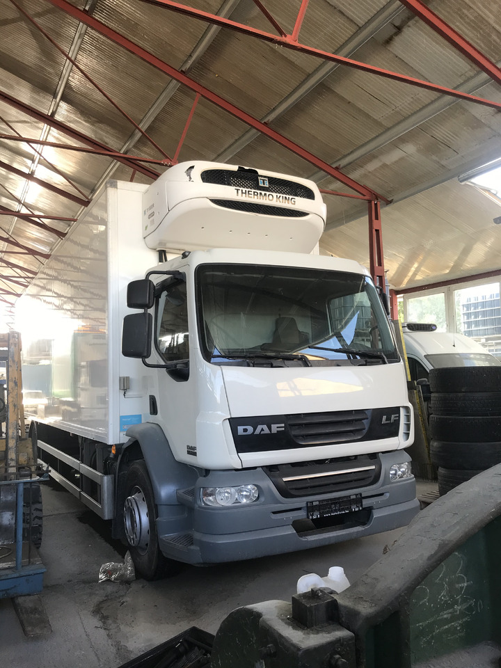 DAF LF 55.220 19T EURO5 THERMOKING T-1000R 3 TEMPERATURE - Hladnjača: slika 2 DAF LF 55.220 19T EURO5 THERMOKING T-1000R 3 TEMPERATURE - Hladnjača: slika 2