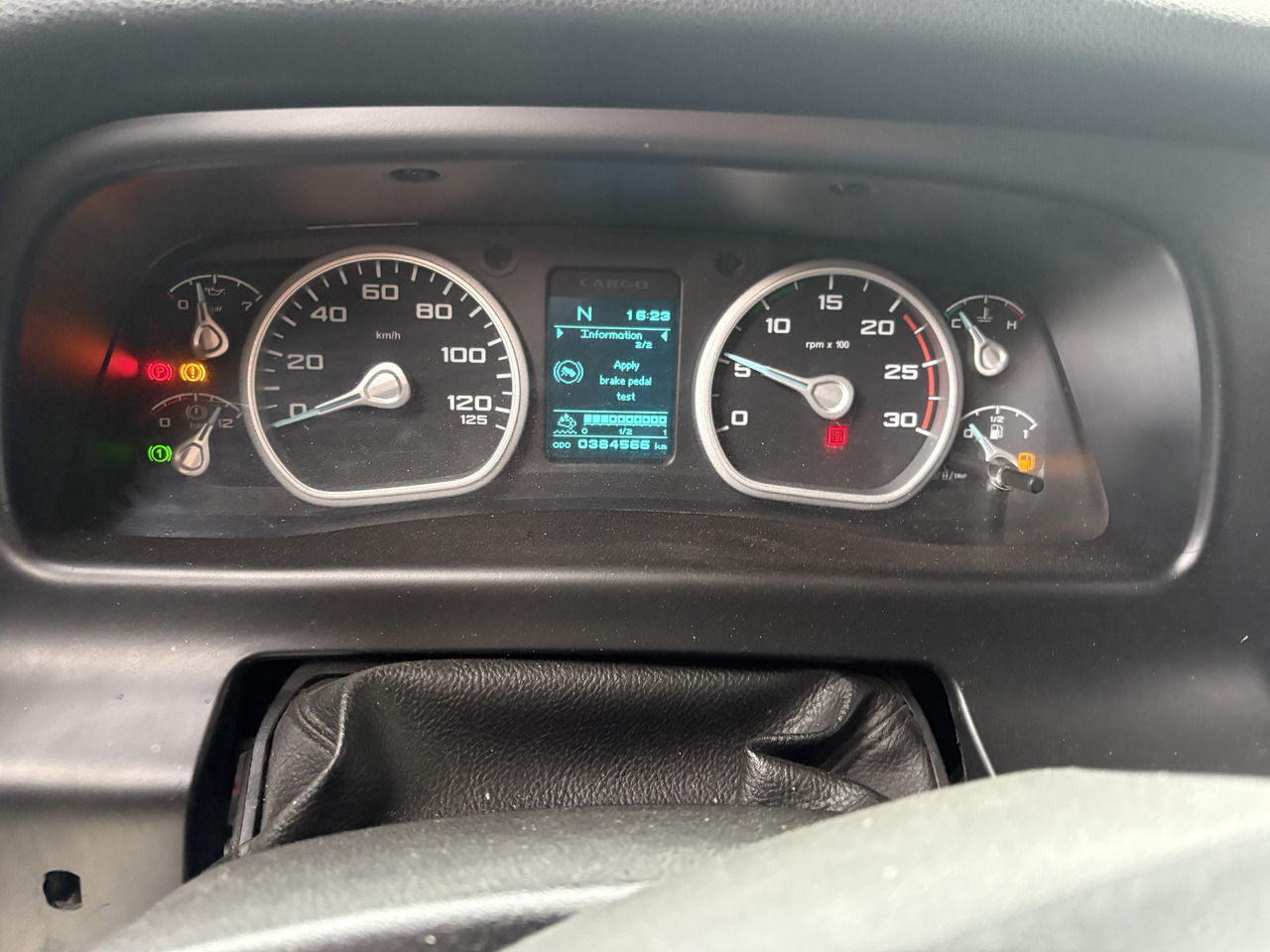 FORD 18.480 EURO6 automatic 4x2 300.000km 2unite - Tegljač: slika 4 FORD 18.480 EURO6 automatic 4x2 300.000km 2unite - Tegljač: slika 4