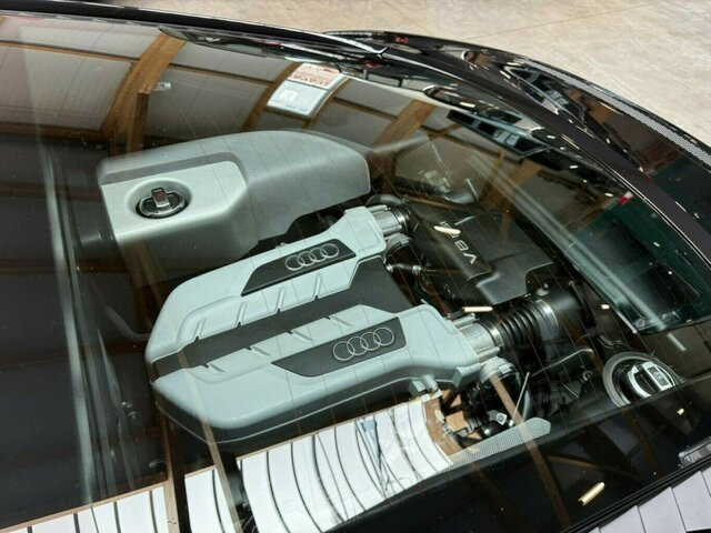 AUDI R8 4.2 FSI V8 quattro Coupé makellos!... - Automobil: slika 4 AUDI R8 4.2 FSI V8 quattro Coupé makellos!... - Automobil: slika 4