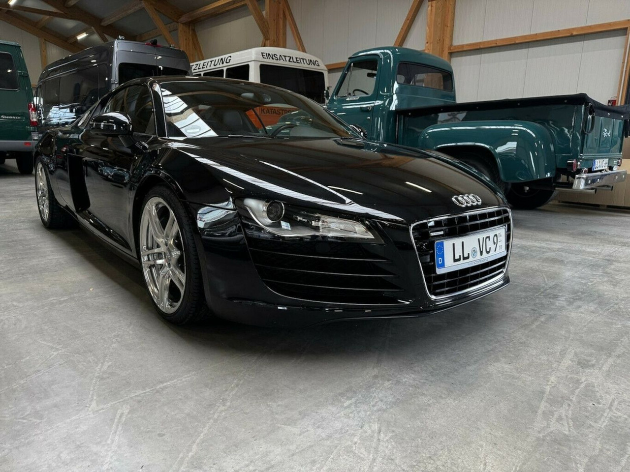 Audi R8 4.2 FSI V8 quattro Coupé Neuzustand - Coupe: slika 3 Audi R8 4.2 FSI V8 quattro Coupé Neuzustand - Coupe: slika 3