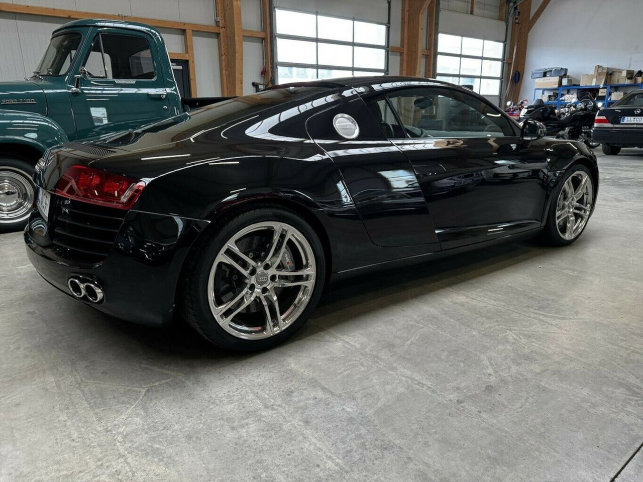 Audi R8 4.2 FSI V8 quattro Coupé Neuzustand - Coupe: slika 5 Audi R8 4.2 FSI V8 quattro Coupé Neuzustand - Coupe: slika 5