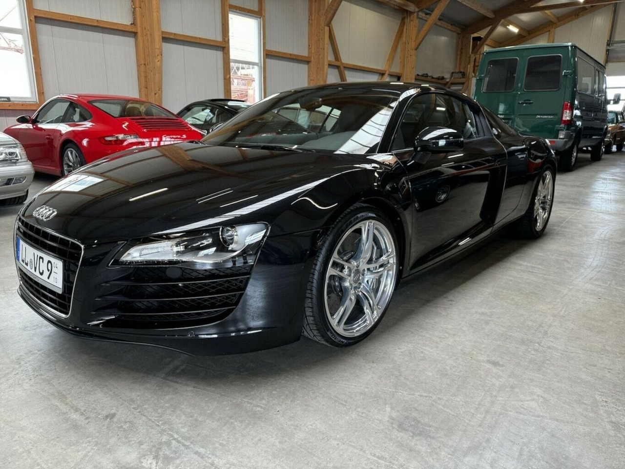 Audi R8 4.2 FSI V8 quattro Coupé Neuzustand - Coupe: slika 1 Audi R8 4.2 FSI V8 quattro Coupé Neuzustand - Coupe: slika 1