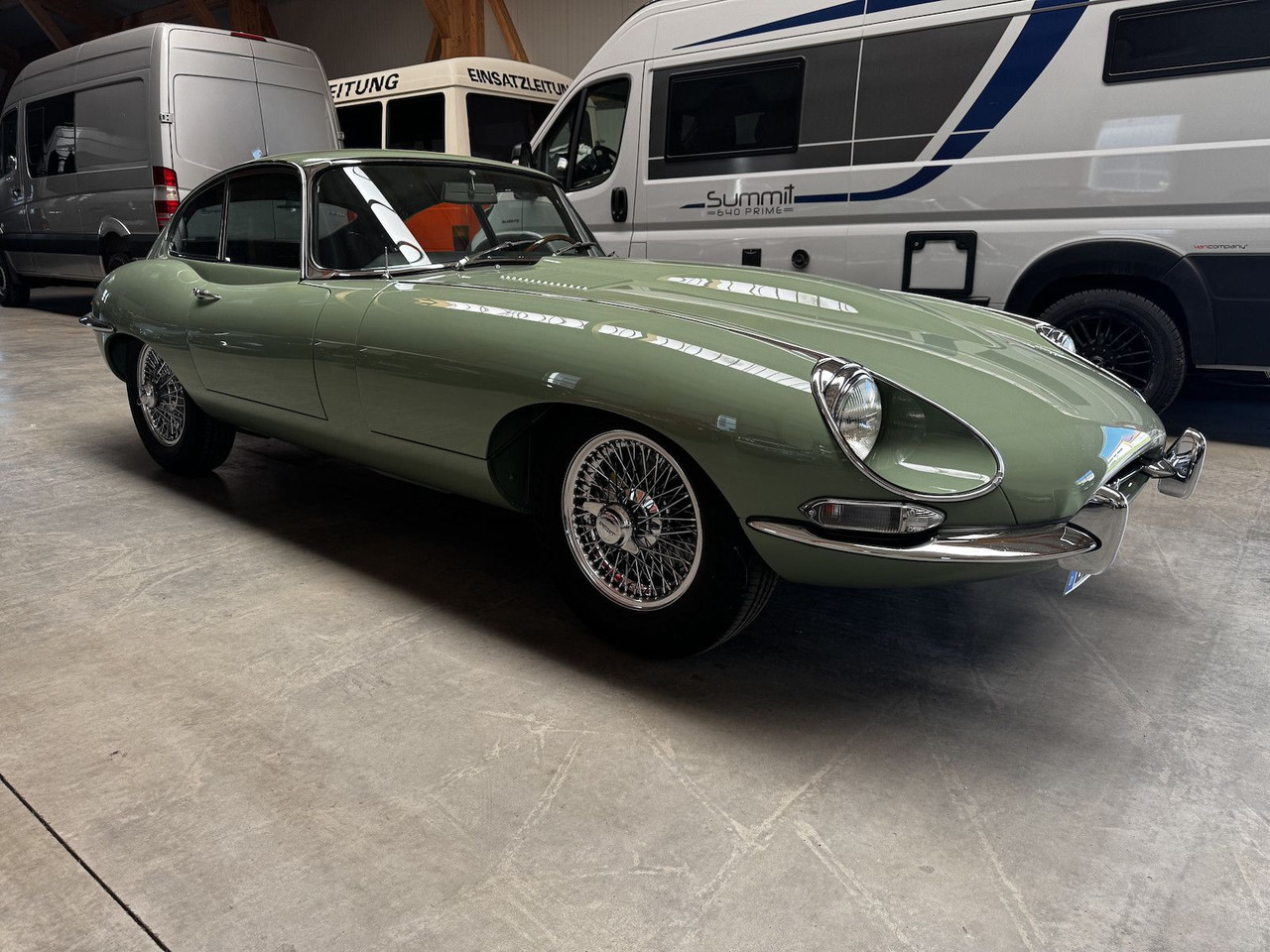 Jaguar E-Type 4.2 Litre Serie 1.5 FHC - Automobil: slika 4 Jaguar E-Type 4.2 Litre Serie 1.5 FHC - Automobil: slika 4