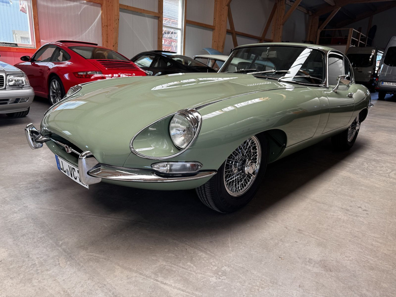 Jaguar E-Type 4.2 Litre Serie 1.5 FHC - Automobil: slika 1 Jaguar E-Type 4.2 Litre Serie 1.5 FHC - Automobil: slika 1