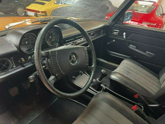 MERCEDES-BENZ 200 D/8 W115... - Limuzina: slika 5 MERCEDES-BENZ 200 D/8 W115... - Limuzina: slika 5