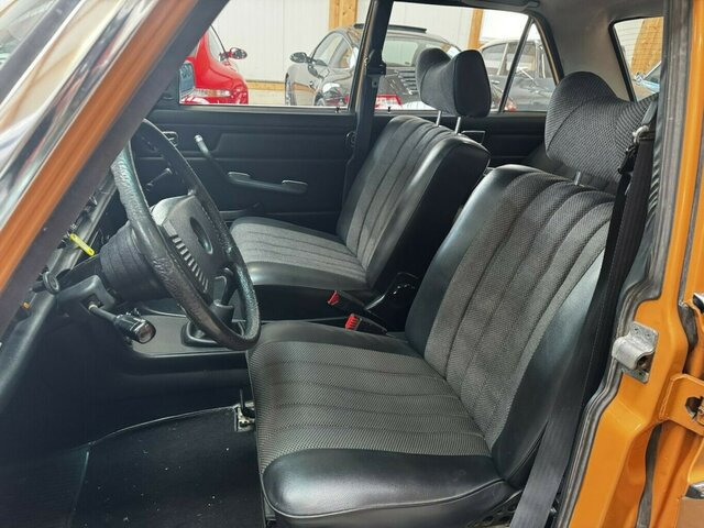 MERCEDES-BENZ 200 D/8 W115 - Limuzina: slika 3 MERCEDES-BENZ 200 D/8 W115 - Limuzina: slika 3