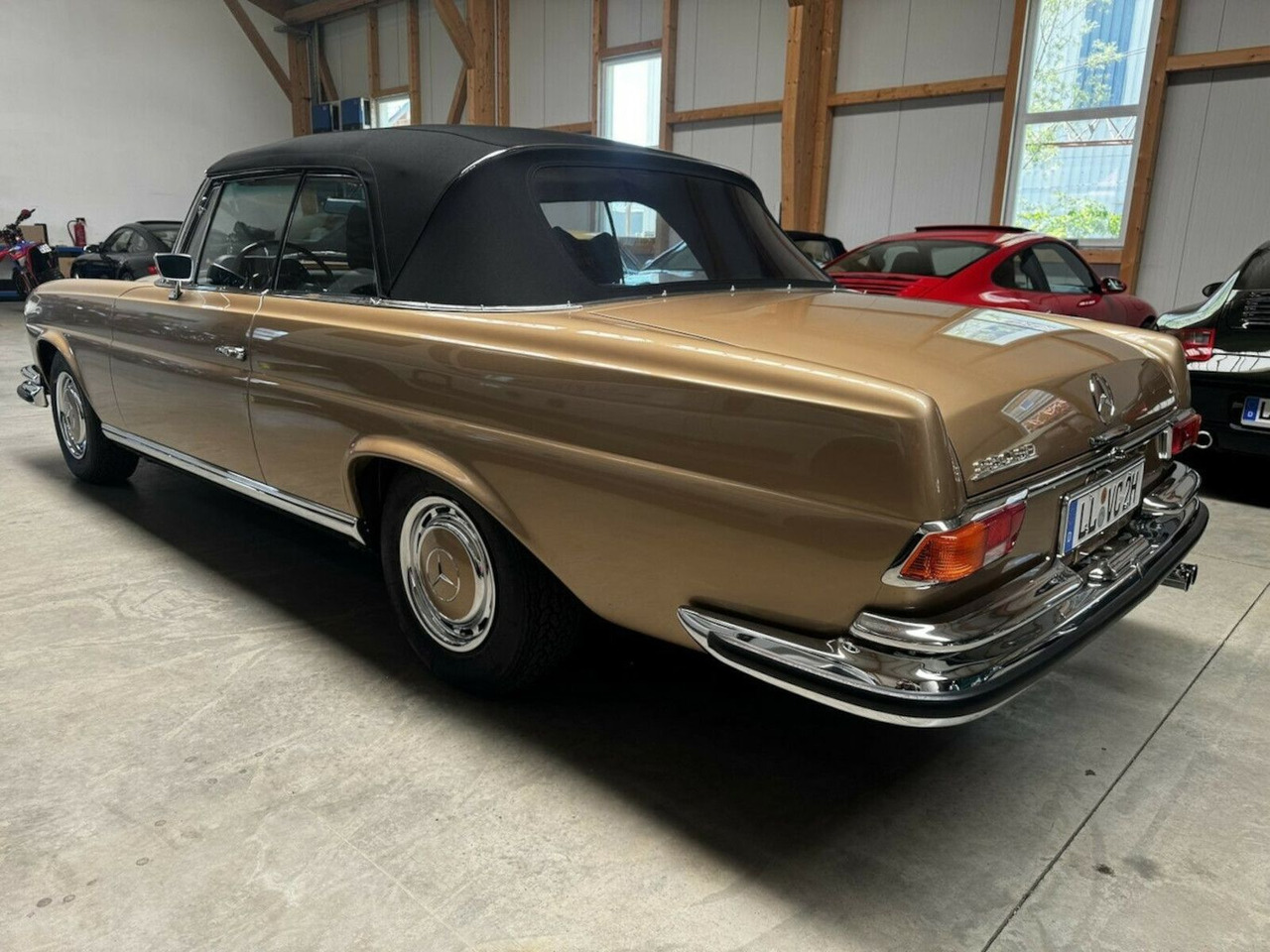 Mercedes-Benz 280 SE Cabrio W111 BRABUS-Classic Restauration - Kabriolet: slika 5 Mercedes-Benz 280 SE Cabrio W111 BRABUS-Classic Restauration - Kabriolet: slika 5