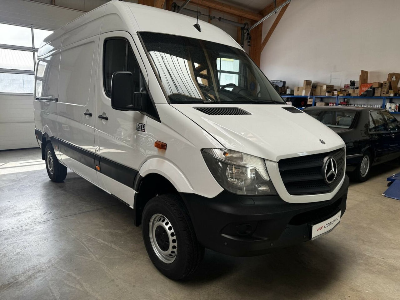 Mercedes-Benz Sprinter 319 CDI 4x4 3.0 V6 Untersetzung 1a! - Kamp kombi: slika 3 Mercedes-Benz Sprinter 319 CDI 4x4 3.0 V6 Untersetzung 1a! - Kamp kombi: slika 3